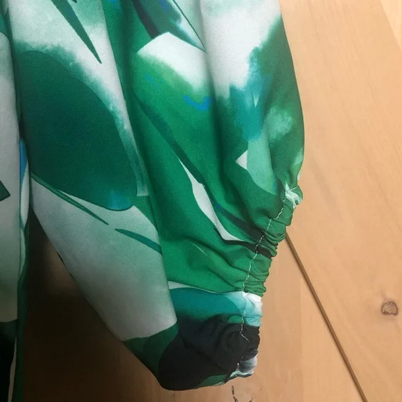 Floral lantern sleeve blouse - Picture 5 of 9